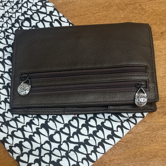 Brighton Metallic Brown Leather Wallet with Embossed Design - Picture 3 of 3